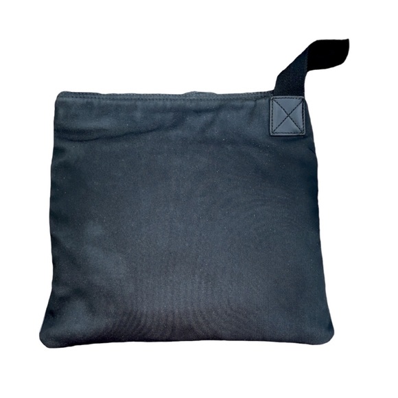 *** SOLD *** vintage Gucci Black Crossbody - Picture 3 of 9